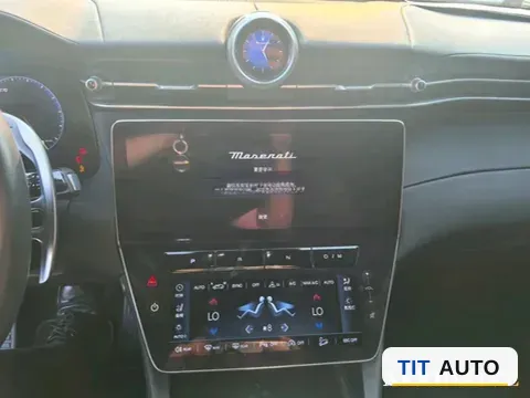 2022 Maserati Levante 13