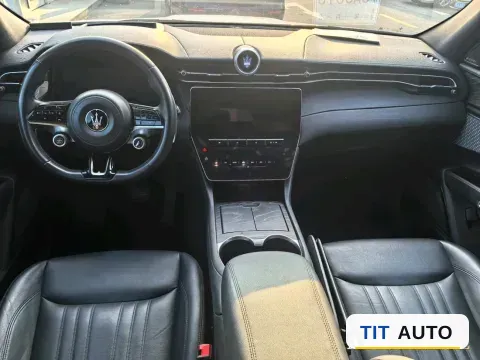 2022 Maserati Levante 8