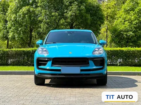 2022 Porsche Macan 2