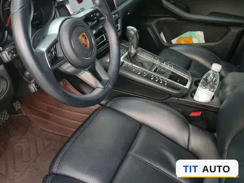 2020 Porsche Macan 7
