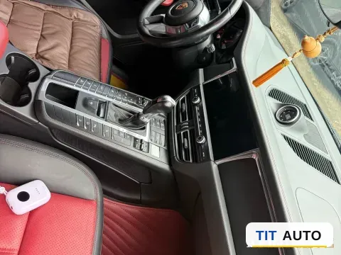 2018 Porsche Macan 3