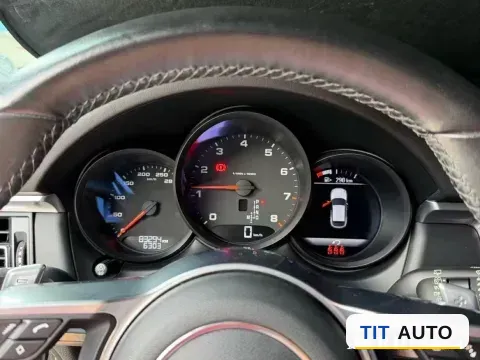 2018 Porsche Macan 10