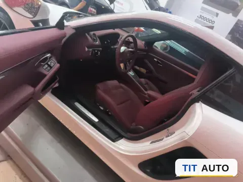 2022 Porsche 718 5