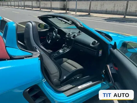 2019 Porsche 718 8