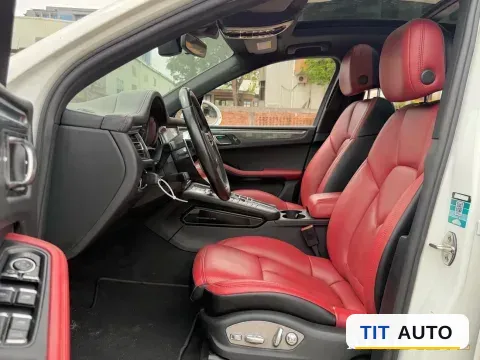 2020 Porsche Macan 4