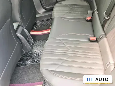 2022 Peugeot 2008 11