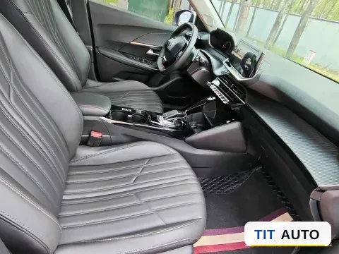 2022 Peugeot 2008 14
