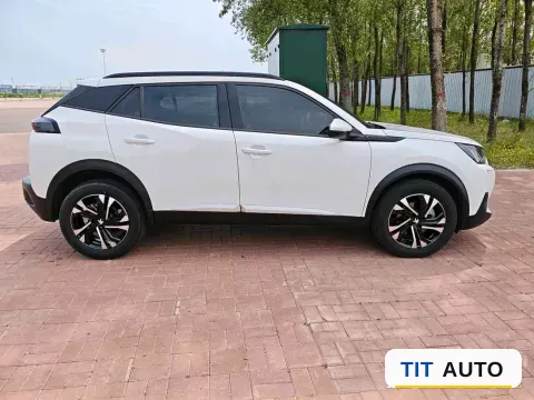 2022 Peugeot 2008 4