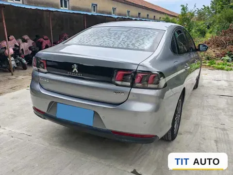 2018 Peugeot 308 9