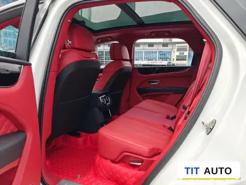 2021 Bentley Bentayga 5