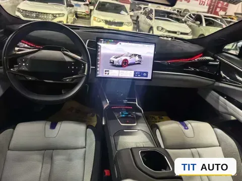 2023 HiPhi Z 8