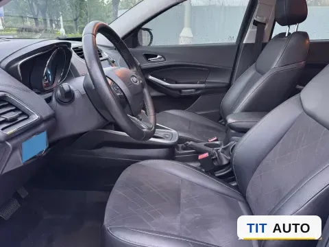 2019 Ford Escort 4