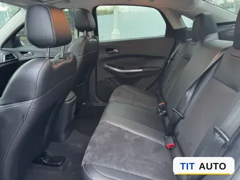 2019 Ford Escort 5