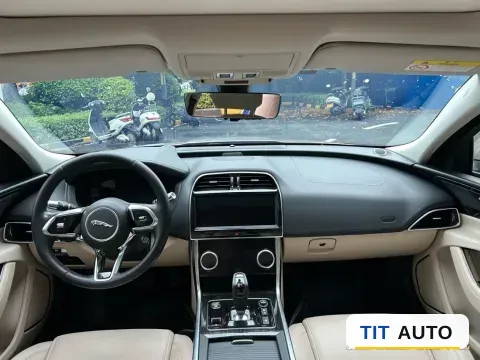 2020 Jaguar XEL 4