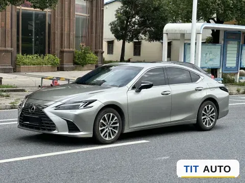 2025 Lexus ES