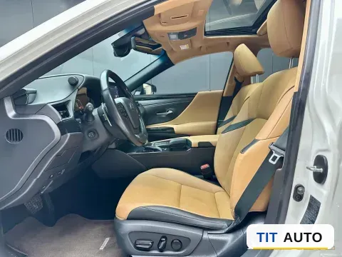 2021 Lexus ES 4