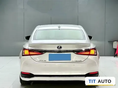 2021 Lexus ES 8