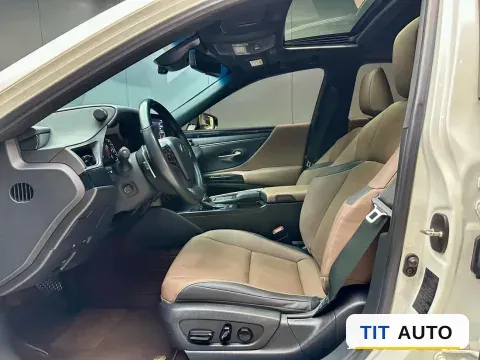 2021 Lexus ES 4
