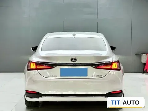 2021 Lexus ES 8