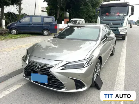 2025 Lexus ES