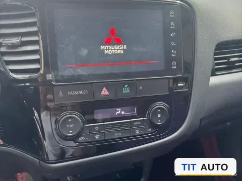 2021 Mitsubishi Outlander 5