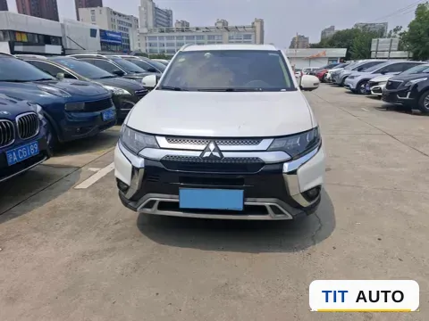 2020 Mitsubishi Outlander 2