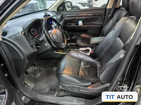 2019 Mitsubishi Outlander 2