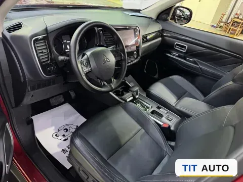 2019 Mitsubishi Outlander 4