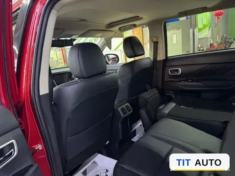 2019 Mitsubishi Outlander 5