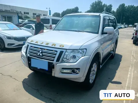 2016 Mitsubishi Pajero