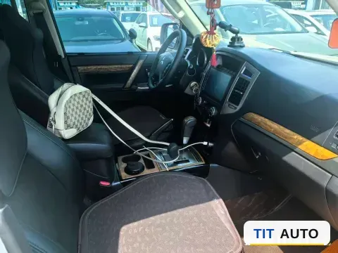 2016 Mitsubishi Pajero 3