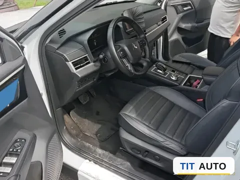 2023 Mitsubishi Outlander 7