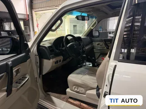 2018 Mitsubishi Pajero 2
