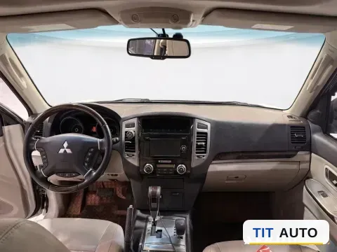 2018 Mitsubishi Pajero 4