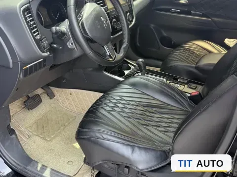 2021 Mitsubishi Outlander 6
