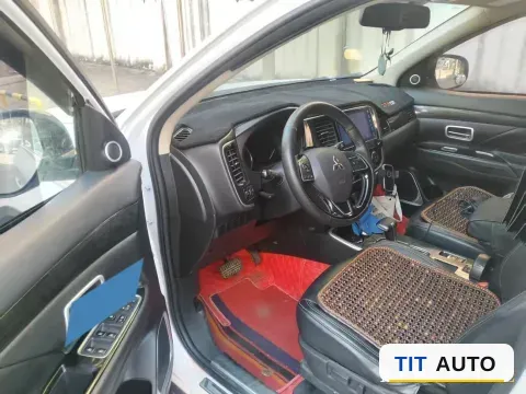 2019 Mitsubishi Outlander 2