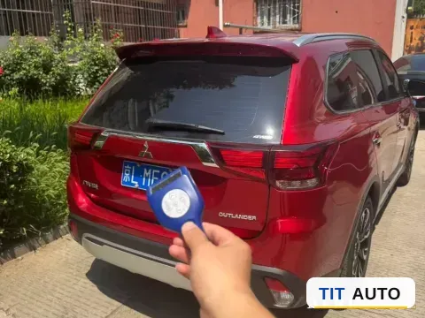 2020 Mitsubishi Outlander 2