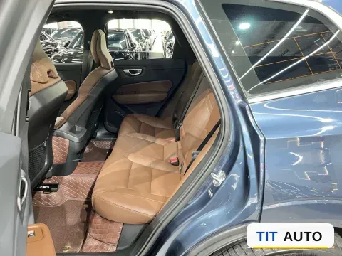 2025 Volvo XC60 6