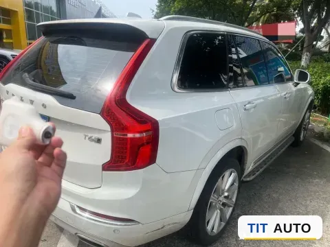 2019 Volvo XC90 4