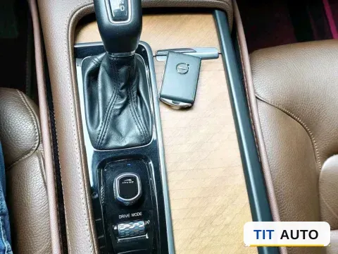 2019 Volvo XC90 13