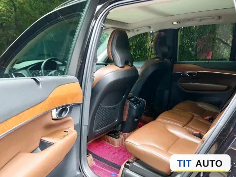2019 Volvo XC90 9