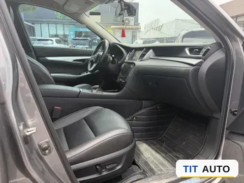 2018 Infiniti QX30 3
