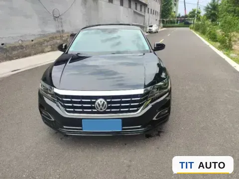 2019 Volvo V40 2