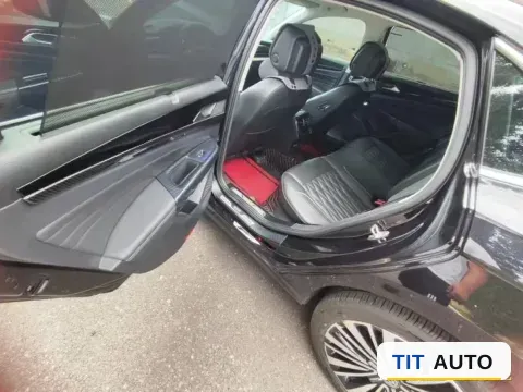 2019 Volvo V40 6