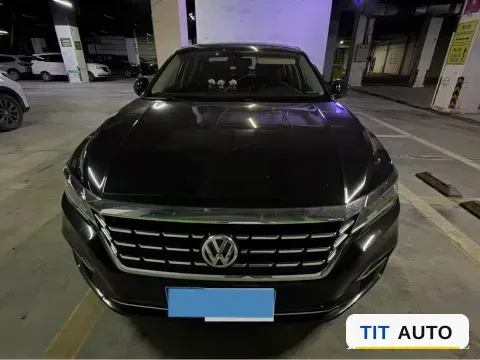 2019 Volvo V40 2