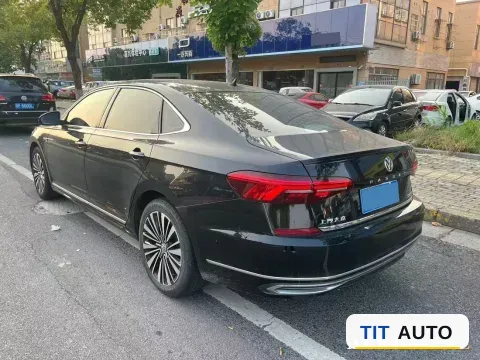 2019 Volvo V40 4