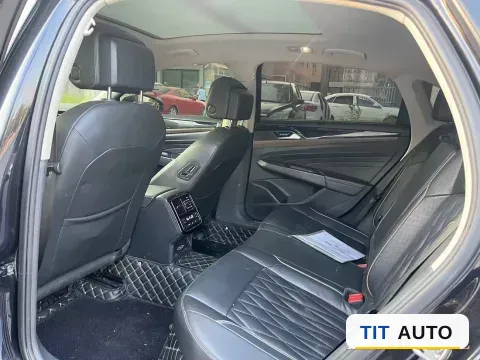 2019 Volvo V40 6
