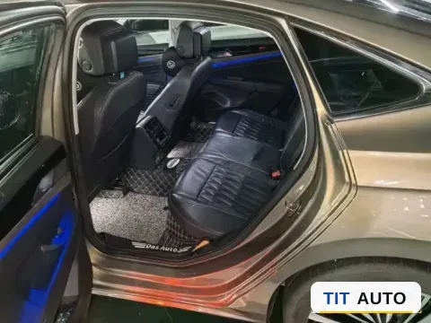 2019 Volvo V40 3