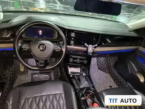 2019 Volvo V40 4