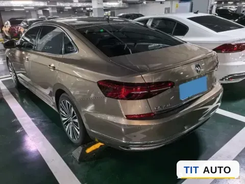 2019 Volvo V40 5